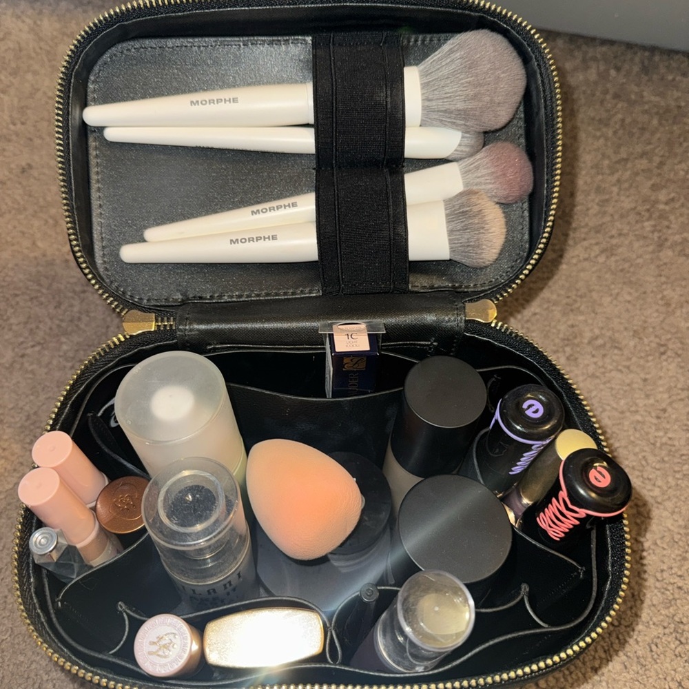Etoile Mini Vanity Case in Black - Picture 6 of 8